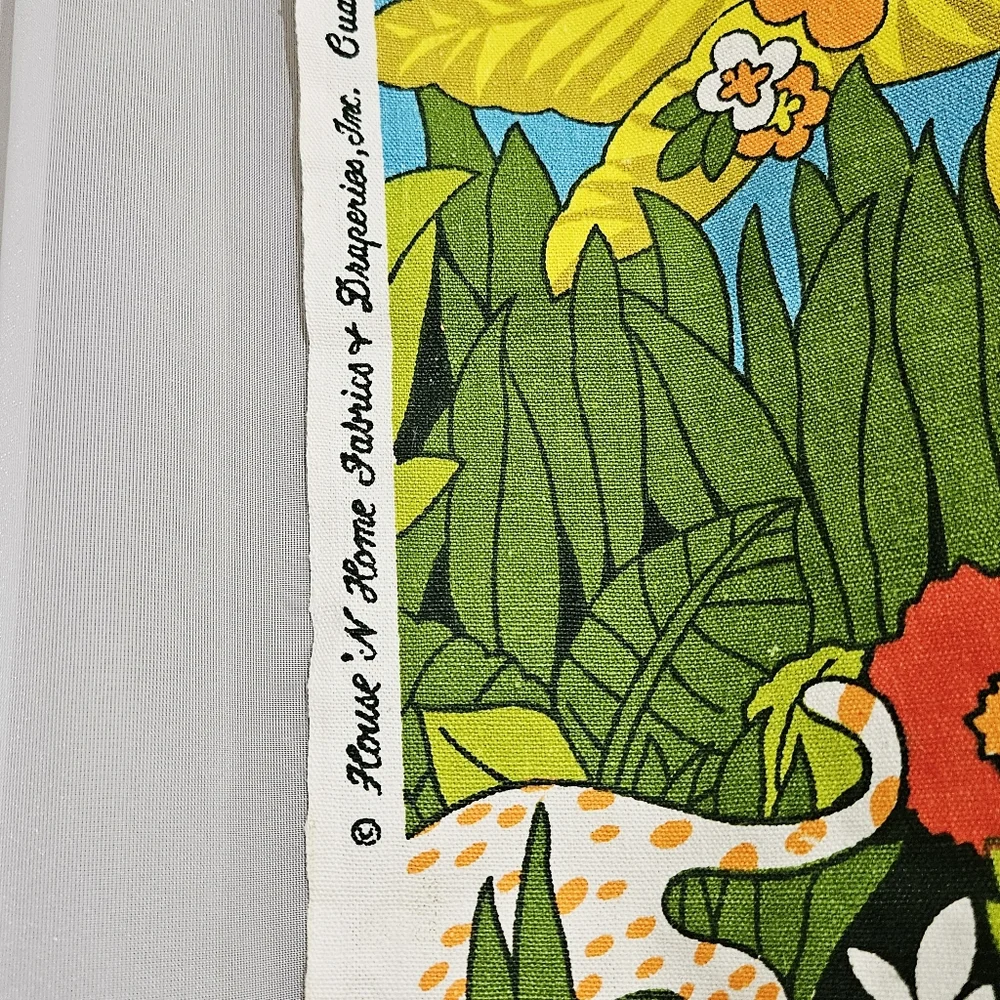 House N Home Fabric & Draperies - Vintage Jungle Theme Drapery Remnant - 1970's - Picture 3 of 10